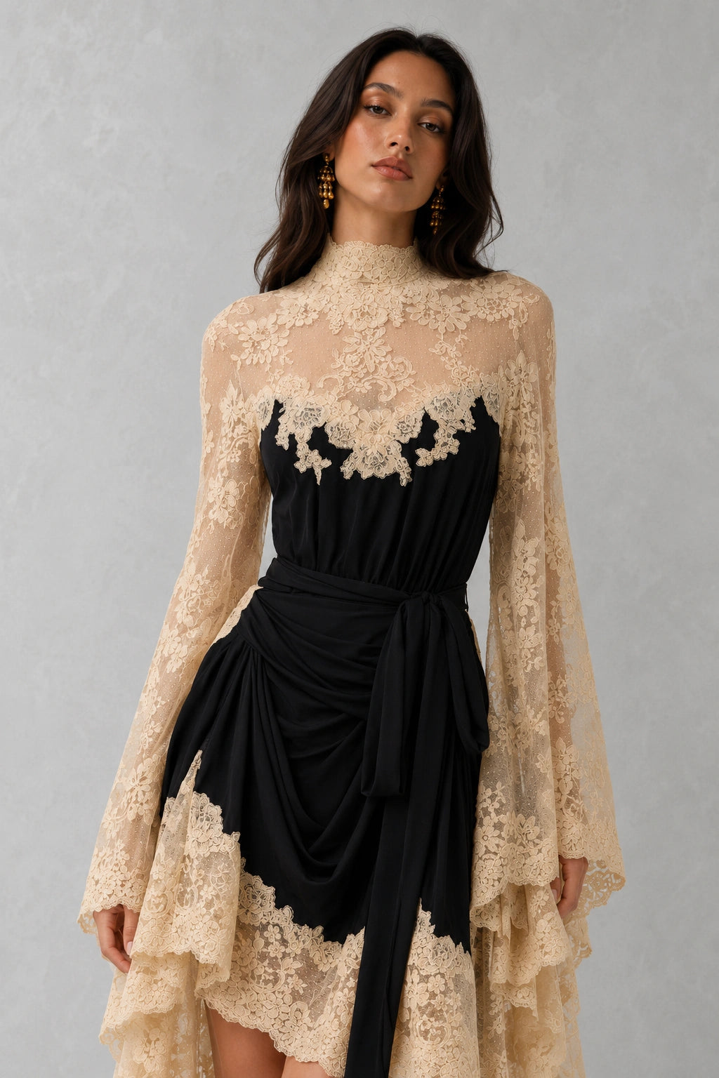 Ethereal Lace Gown - Black Champagne Lus Deluné
