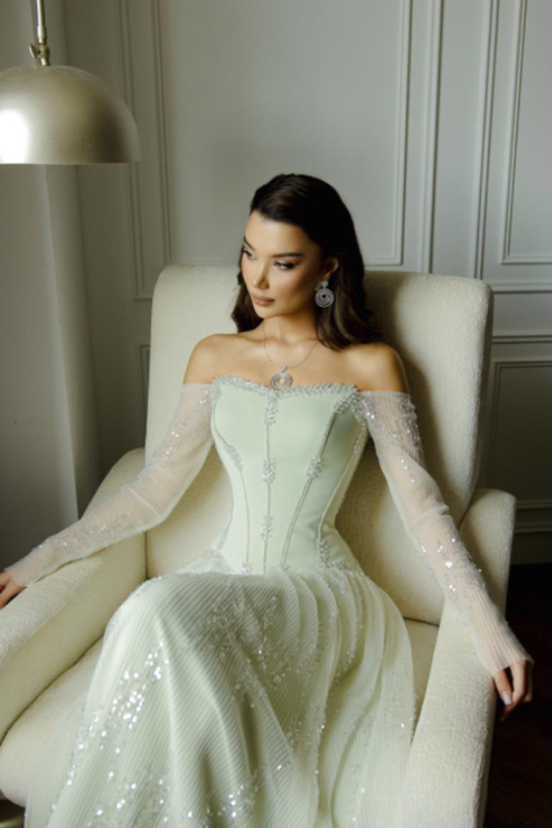 Seraphina Bardot Gown - Ivory Pearl Lus Deluné