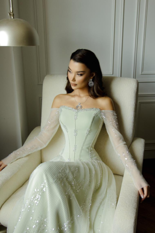 Seraphina Bardot Gown - Ivory Pearl Lus Deluné