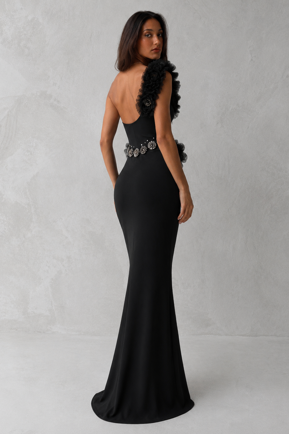 Nighy in Deluné - Black Princess Gown Lus Deluné
