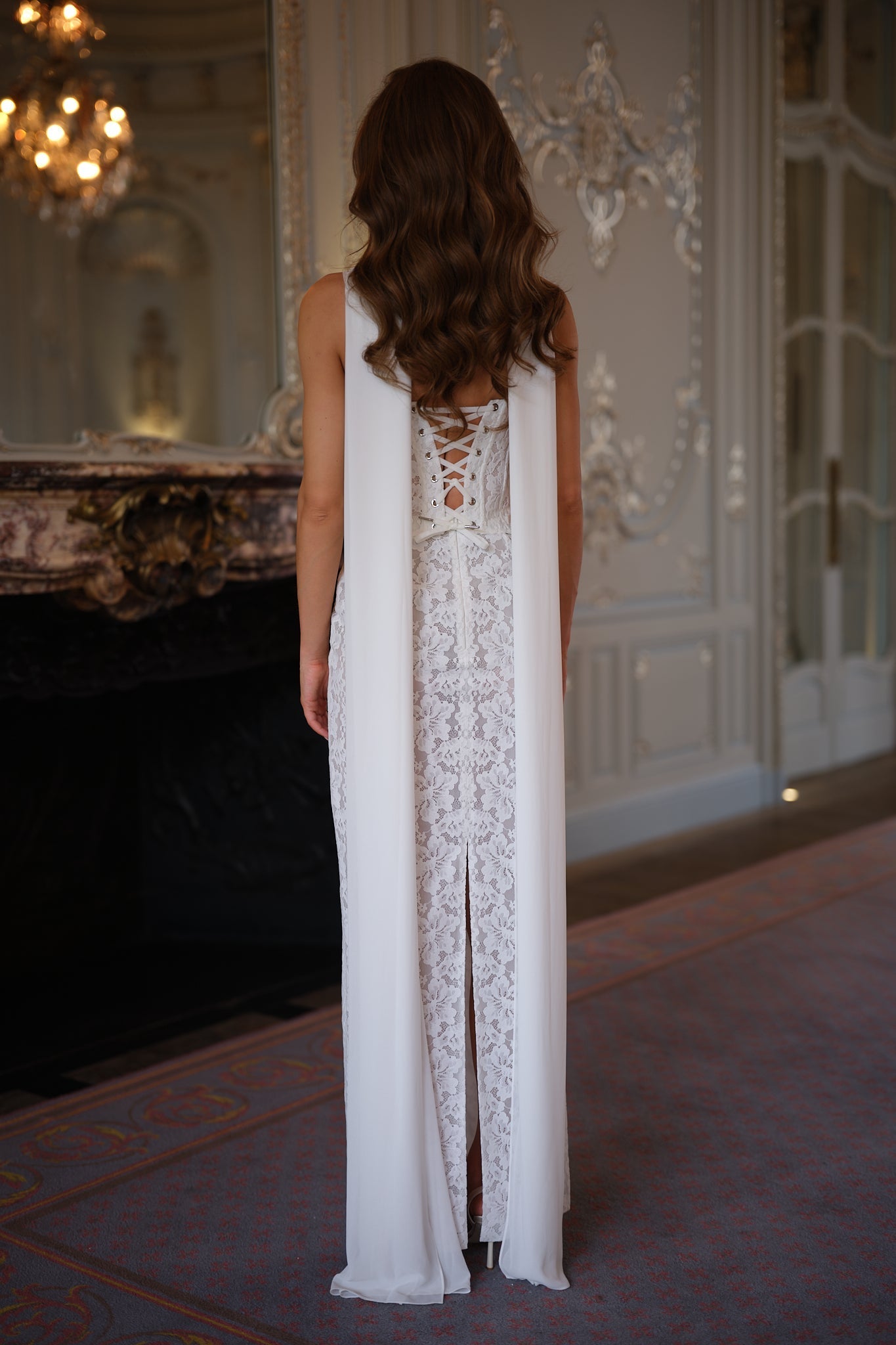 Elara Lace Halter Gown - Soft Ivory Lus Deluné